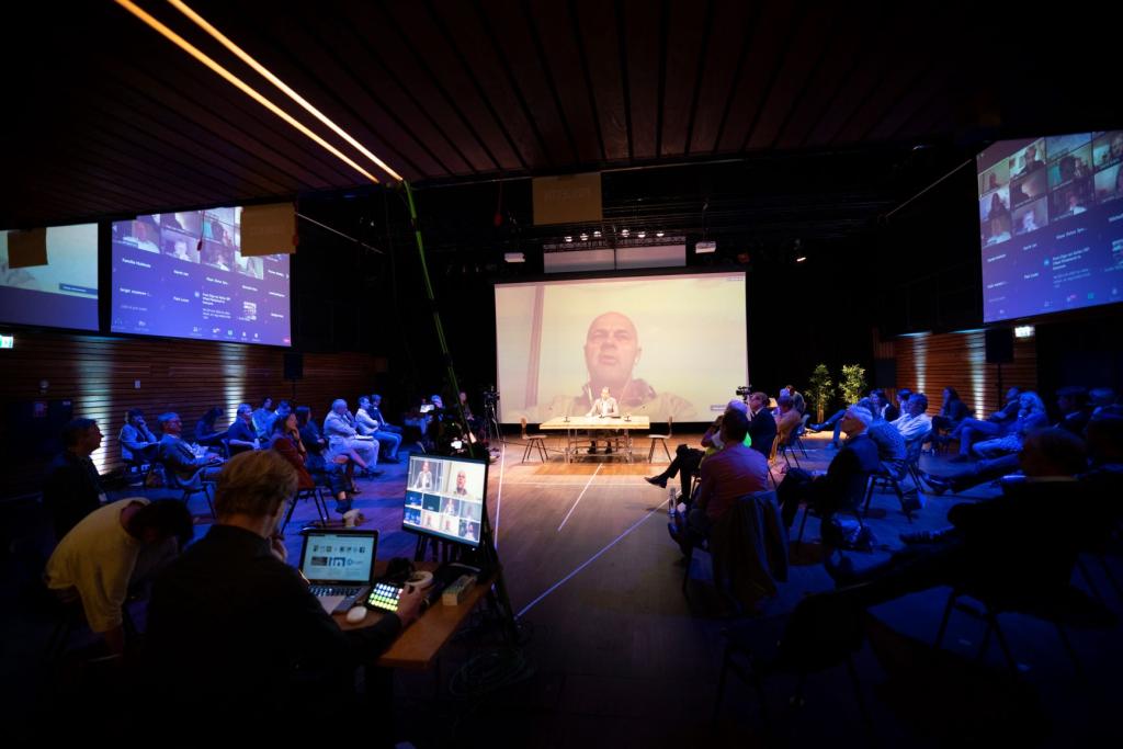 Jaap Korteweg, de Vegetarische Slager, nam via videoverbinding deel